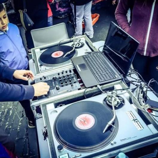 Vous êtes un professionnel ou une asso?